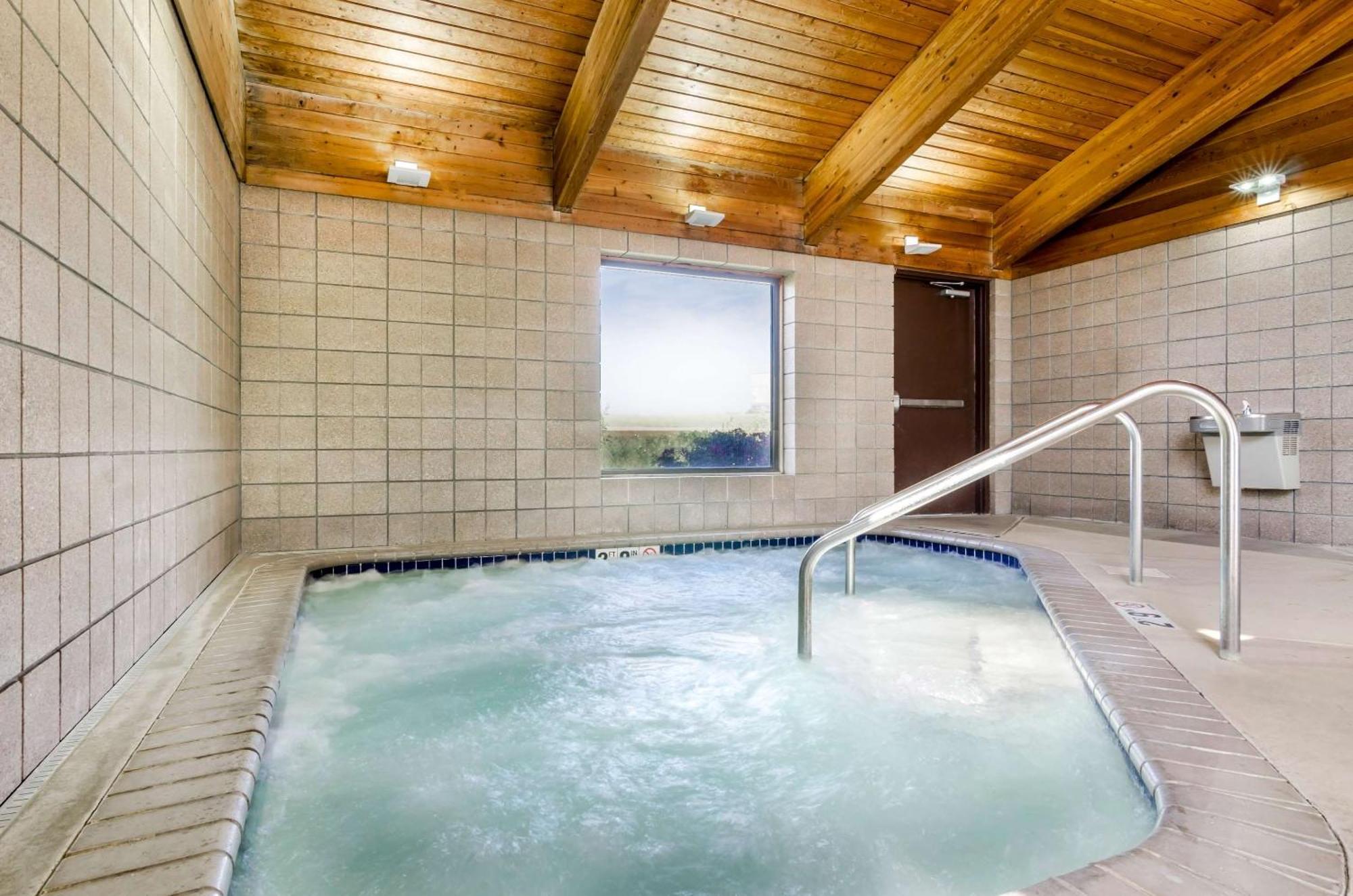 Rodeway Inn 3*